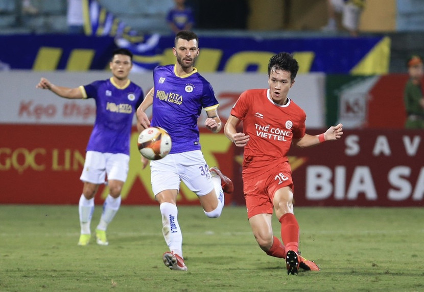 Hoàng Đức ghi bàn quan trọng cho Thể Công Viettel