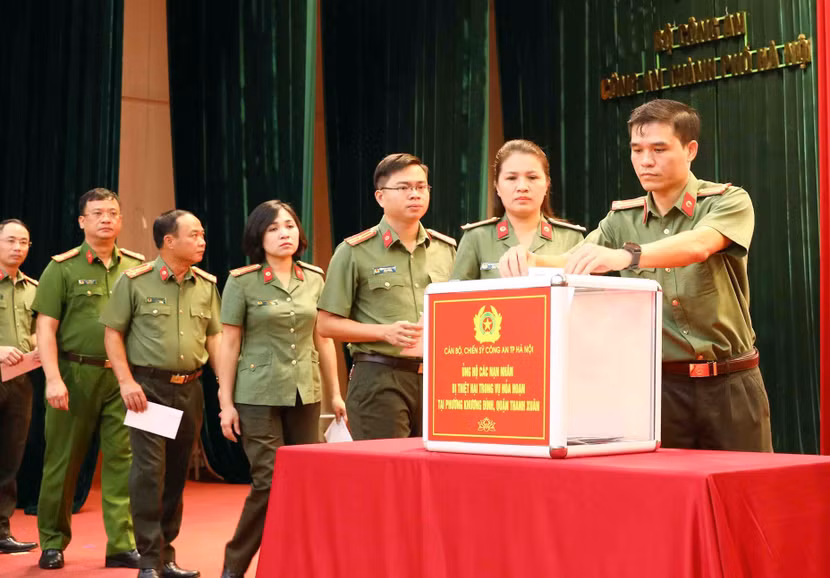 CBCS CATP Hà Nội quyên góp ủng hộ các nạn nhân vụ cháy chung cư mini ở quận Thanh Xuân