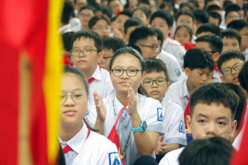 … Nhà trường cũng hướng tới hình mẫu của nền giáo dục tiên tiến, đi đầu trong đổi mới giáo dục, với phương pháp đào tạo lấy học sinh làm trung tâm, khuyến khích lòng say mê, ham học hỏi, tư duy độc lập của học sinh. … Nhà trường cũng hướng tới hình mẫu của nền giáo dục tiên tiến, đi đầu trong đổi mới giáo dục, với phương pháp đào tạo lấy học sinh làm trung tâm, khuyến khích lòng say mê, ham học hỏi, tư duy độc lập của học sinh.