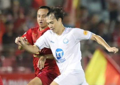 Văn Toàn không thể thay Rafaelson ghi bàn cho Nam Định