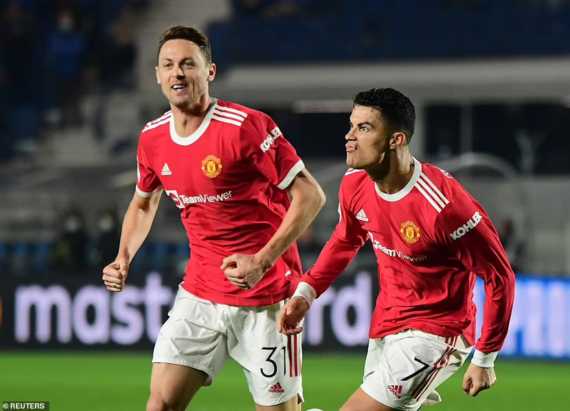 Ronaldo ăn mừng sau pha ghi bàn ở phút 90+1