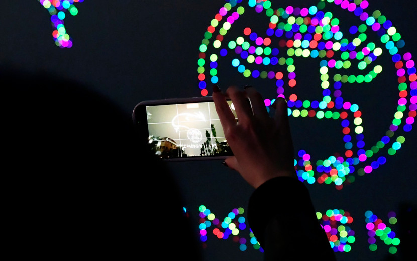 Người dân ghi lại những khoảnh khắc chào đón năm mới Người dân ghi lại những khoảnh khắc chào đón năm mới