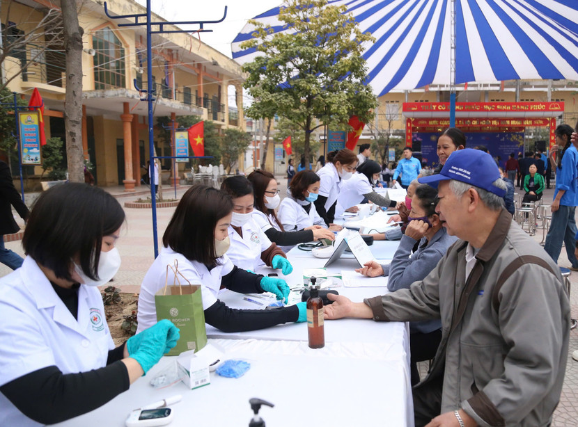 Cấp phát thuốc miễn phí cho 1.000 người dân và sàng lọc ung thư cho 500 người có nguy cơ tại Hưng Yên