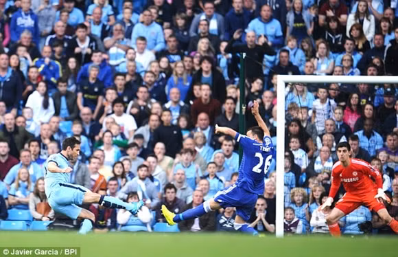 Lampard giúp Man City cầm hòa Chelsea ảnh 3