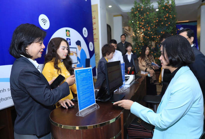 Người dân có thể đến các đại lý đại lý dịch vụ công trực tuyến để thực hiện các thủ tục hành chính thuận tiện nhất