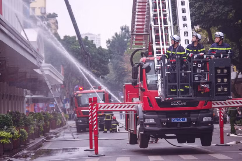 Hà Nội sẽ tập trung tập trung xây dựng, kiện toàn lực lượng Cảnh sát PCCC cách mạng, chính quy, tinh nhuệ, hiện đại, tinh thông pháp luật, nghiệp vụ, kỹ thuật, chiến thuật chữa cháy và CNCH