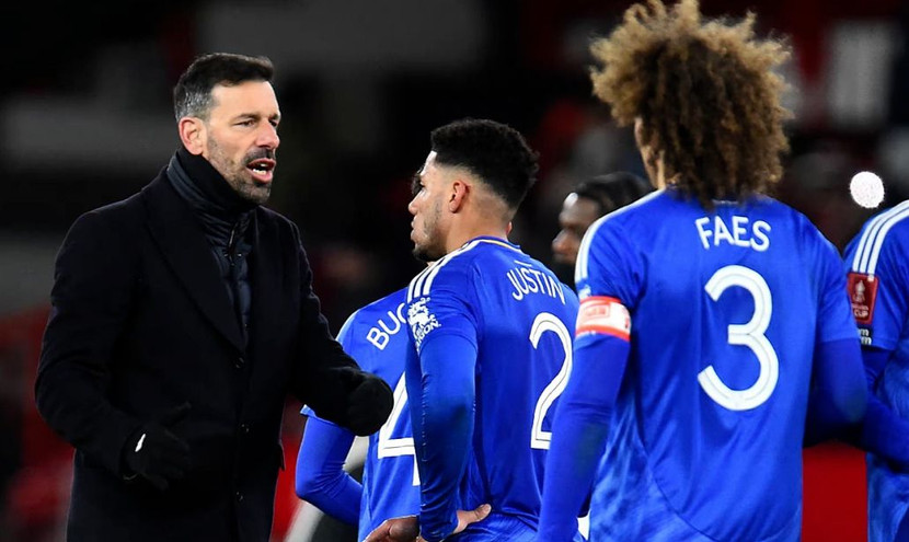 Van Nistelrooy chưa mát tay cùng Leicester City