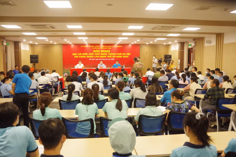 Toàn cảnh buổi gặp gỡ giữa Chủ tịch UBND TP Hà Nội và công nhân
