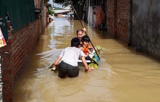 Hàng nghìn người dân tại Chương Mỹ và Quốc Oai cần được cứu trợ
