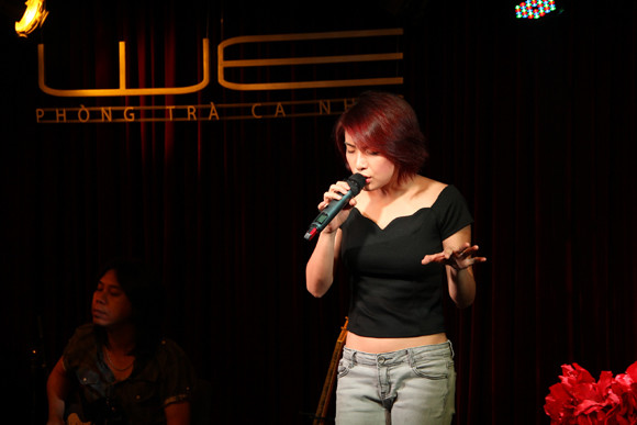 Sau scandal tình ái, "hoàng tử The Voice" say sưa luyện tập ảnh 12 Sau scandal tình ái, "hoàng tử The Voice" say sưa luyện tập ảnh 12