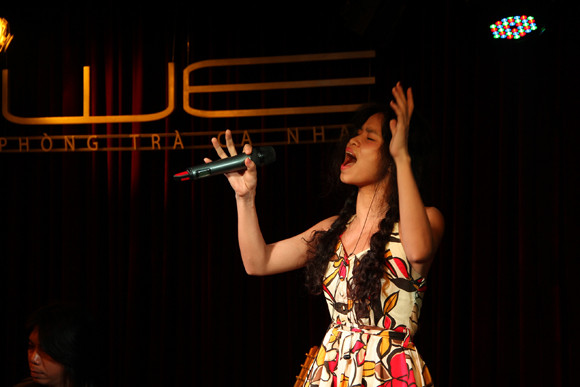 Sau scandal tình ái, "hoàng tử The Voice" say sưa luyện tập ảnh 10 Sau scandal tình ái, "hoàng tử The Voice" say sưa luyện tập ảnh 10