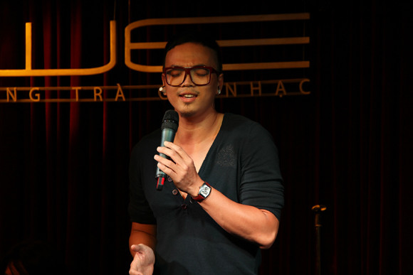 Sau scandal tình ái, "hoàng tử The Voice" say sưa luyện tập ảnh 7 Sau scandal tình ái, "hoàng tử The Voice" say sưa luyện tập ảnh 7