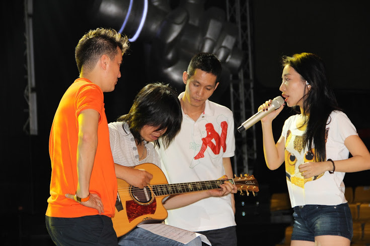 Thí sinh đội Hà Hồ, Đàm Vĩnh Hưng "nhí nhố" trước giờ G ảnh 18