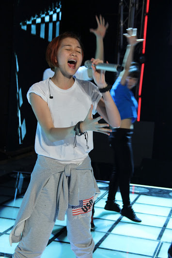 Thí sinh đội Hà Hồ, Đàm Vĩnh Hưng "nhí nhố" trước giờ G ảnh 16