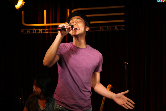 Sau scandal tình ái, "hoàng tử The Voice" say sưa luyện tập ảnh 11 Sau scandal tình ái, "hoàng tử The Voice" say sưa luyện tập ảnh 11