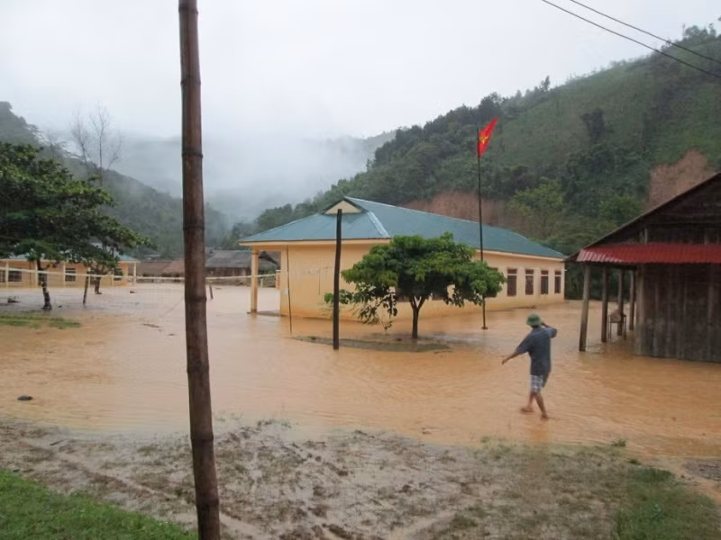 Mưa lớn, nhiều bản làng bị nhấn chìm, 8 người thương vong ảnh 2
