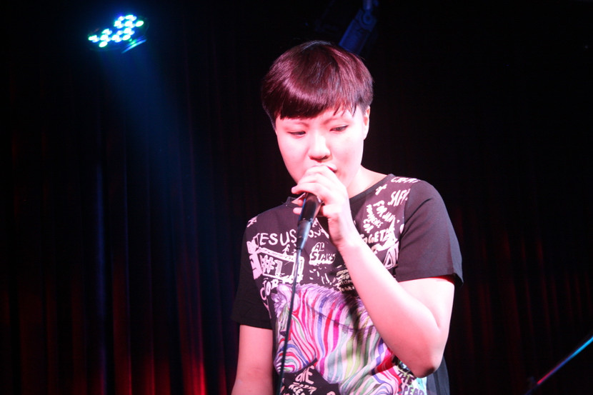 Em rể Phương Uyên chơi trống cho thí sinh đội Thu Minh ảnh 3