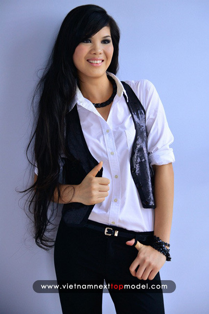 Thí sinh Top model đọ vẻ nam tính, so vẻ quyến rũ ảnh 1