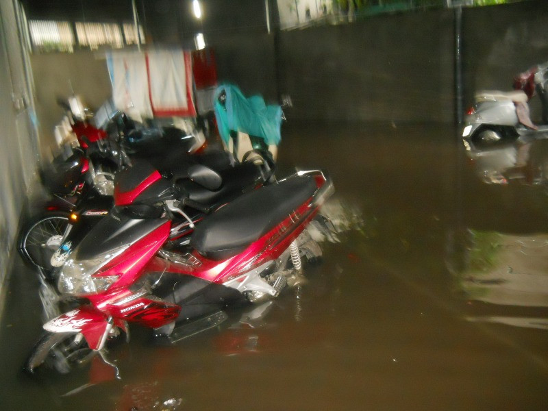 Mưa lớn, nhiều bản làng bị nhấn chìm, 8 người thương vong ảnh 3