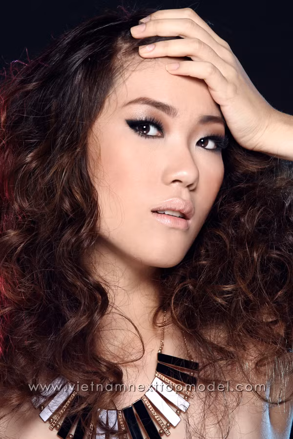 Thí sinh Top model đọ vẻ nam tính, so vẻ quyến rũ ảnh 24