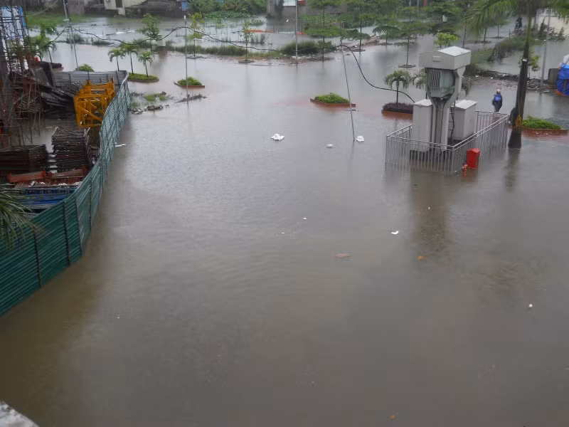 Mưa lớn, nhiều bản làng bị nhấn chìm, 8 người thương vong ảnh 8