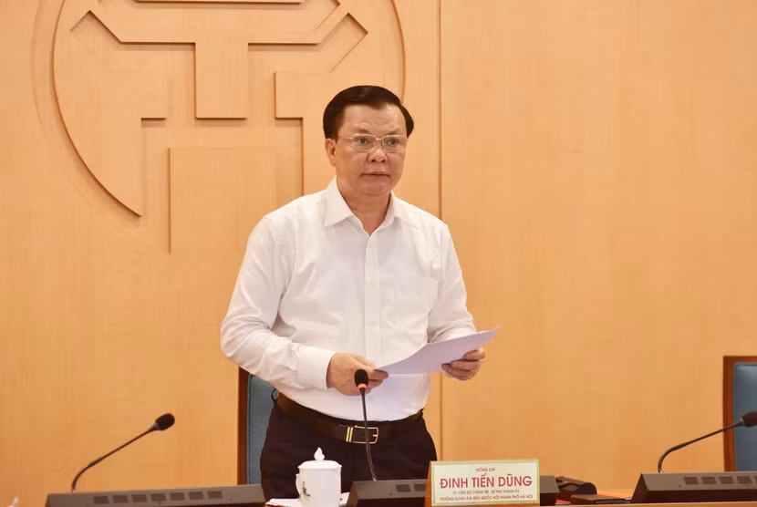 Bí thư Thành ủy Hà Nội Đinh Tiến Dũng phát biểu tại buổi làm việc