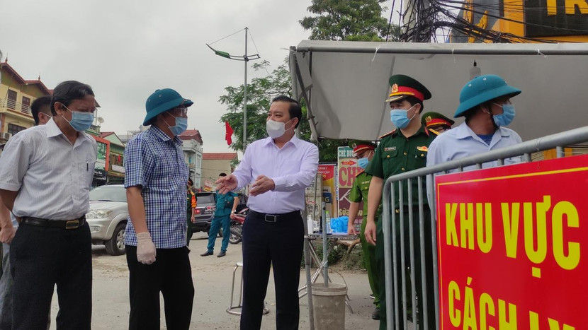 Phó Chủ tịch UBND TP Chử Xuân Dũng kiểm tra công tác khoanh vùng dập dịch ở Thường Tín Phó Chủ tịch UBND TP Chử Xuân Dũng kiểm tra công tác khoanh vùng dập dịch ở Thường Tín