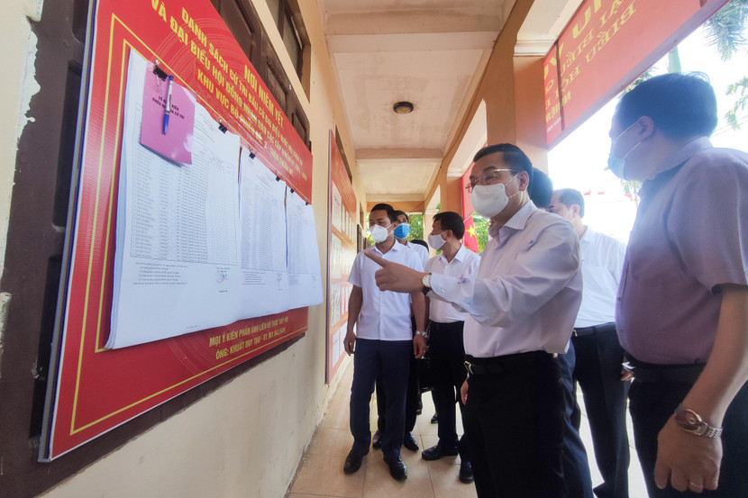 Chủ tịch UBND TP Chu Ngọc Anh kiểm tra công tác chuẩn bị bầu cử ở huyện Phúc Thọ Chủ tịch UBND TP Chu Ngọc Anh kiểm tra công tác chuẩn bị bầu cử ở huyện Phúc Thọ