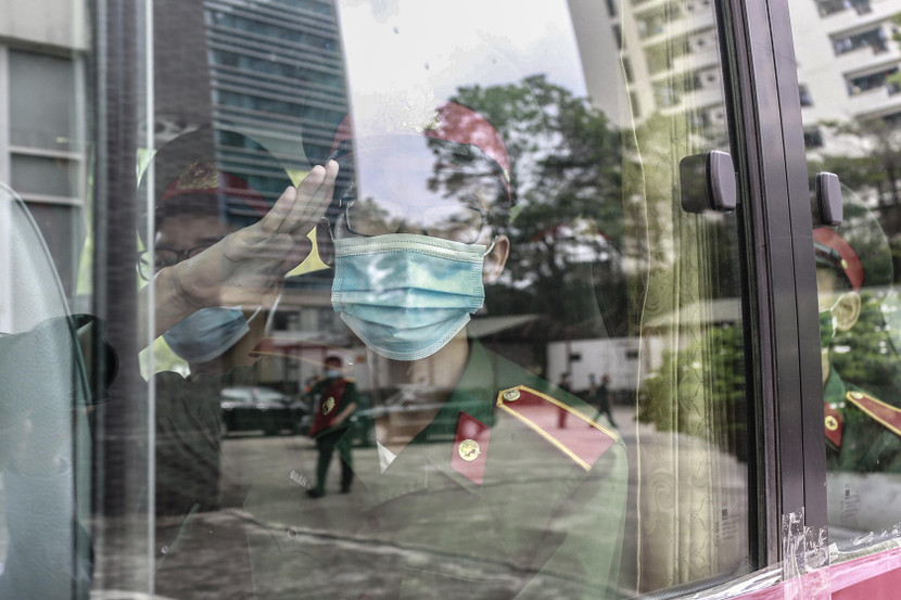 Chiến sỹ quân y lên đường chi viện vùng dịch