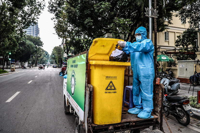 Hà Nội sẽ tăng cường quản lý chất thải đối với các trường hợp mắc Covid-19 quản lý tại nhà. Hà Nội sẽ tăng cường quản lý chất thải đối với các trường hợp mắc Covid-19 quản lý tại nhà.