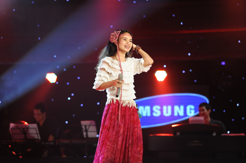 Thu Minh "đá" Hà Hồ để tranh giành thí sinh "chân dài" ảnh 2