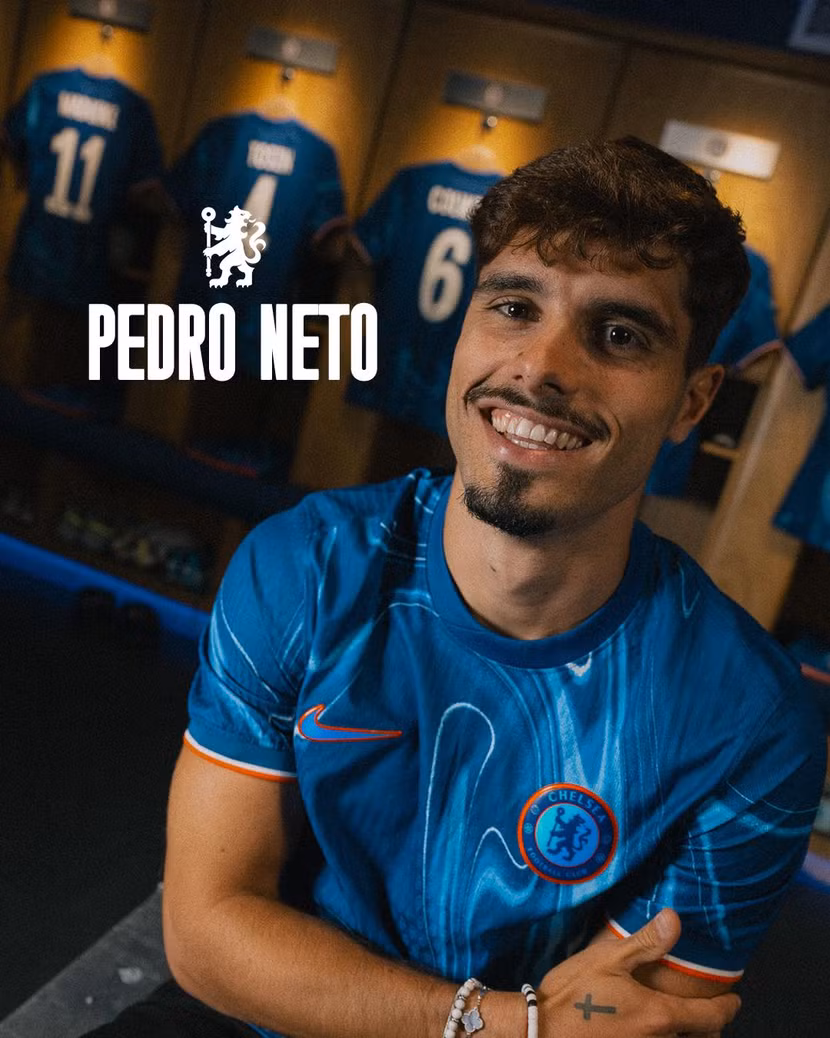 Neto chính thức khoác áo Chelsea