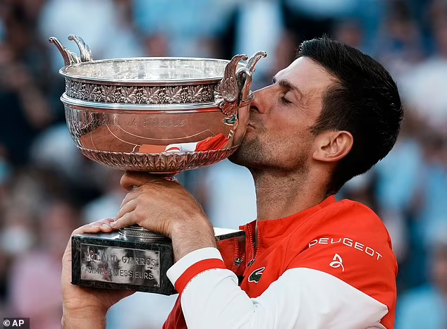 Danh hiệu Roland Garros thứ hai cho Nole Danh hiệu Roland Garros thứ hai cho Nole