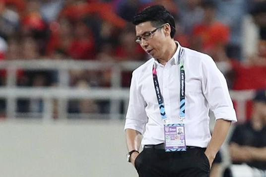 HLV Tan Cheng Hoe nhận hung tin từ quê nhà khi cha của ông đã qua đời HLV Tan Cheng Hoe nhận hung tin từ quê nhà khi cha của ông đã qua đời