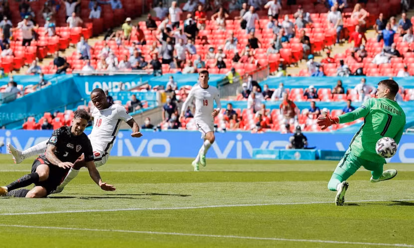 Sterling ghi bàn duy nhất cho Tam sư