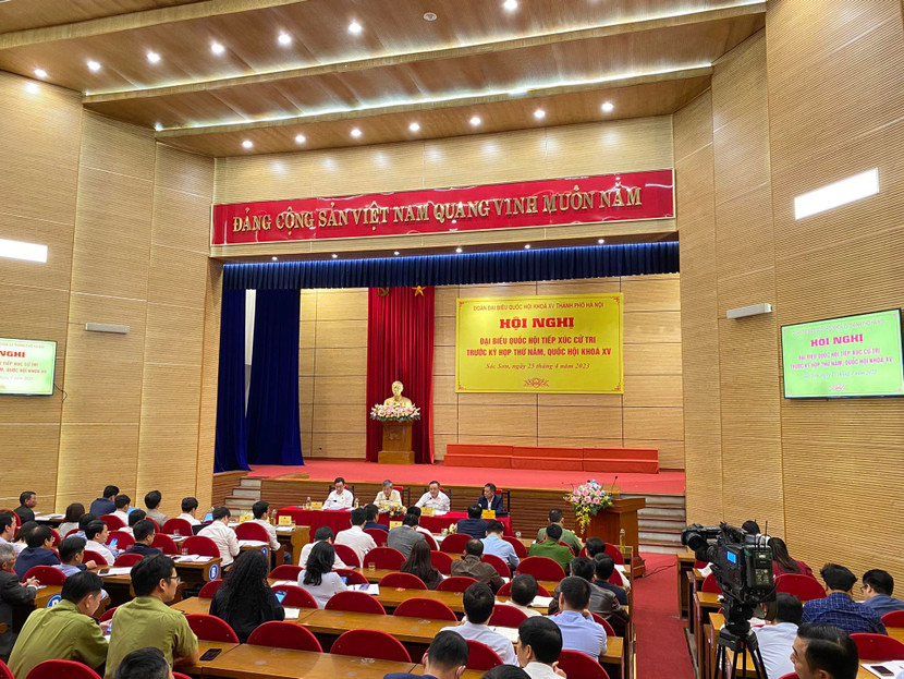 Toàn cảnh buổi tiếp xúc cử tri Toàn cảnh buổi tiếp xúc cử tri