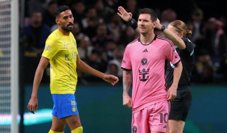 Đội bóng của Messi thua thảm CLB của Ronaldo