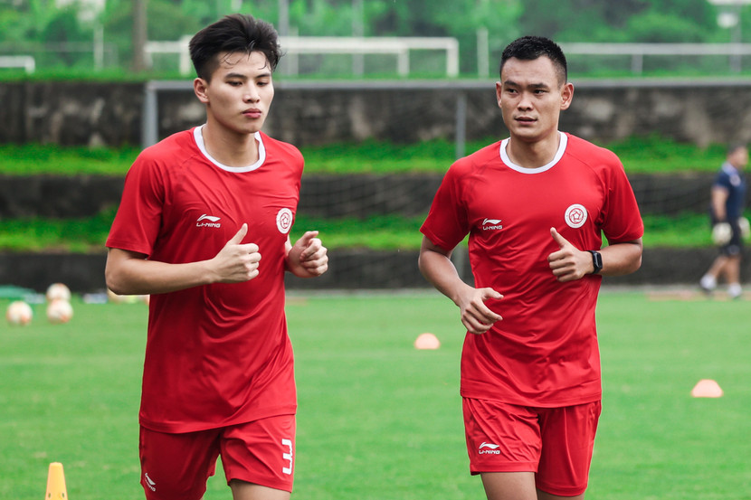 Tân binh Nguyễn Minh Tùng (phải) của Thể Công Viettel Tân binh Nguyễn Minh Tùng (phải) của Thể Công Viettel