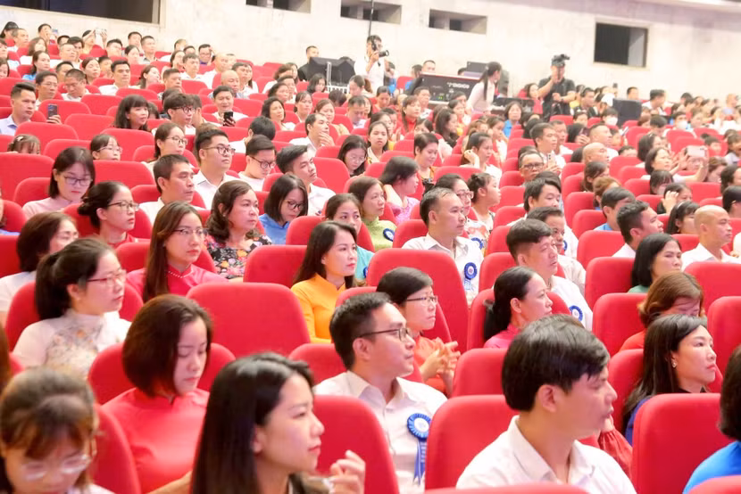 Đại diện gia đình CNVCLĐ Thủ đô tiêu biểu dự Hội nghị