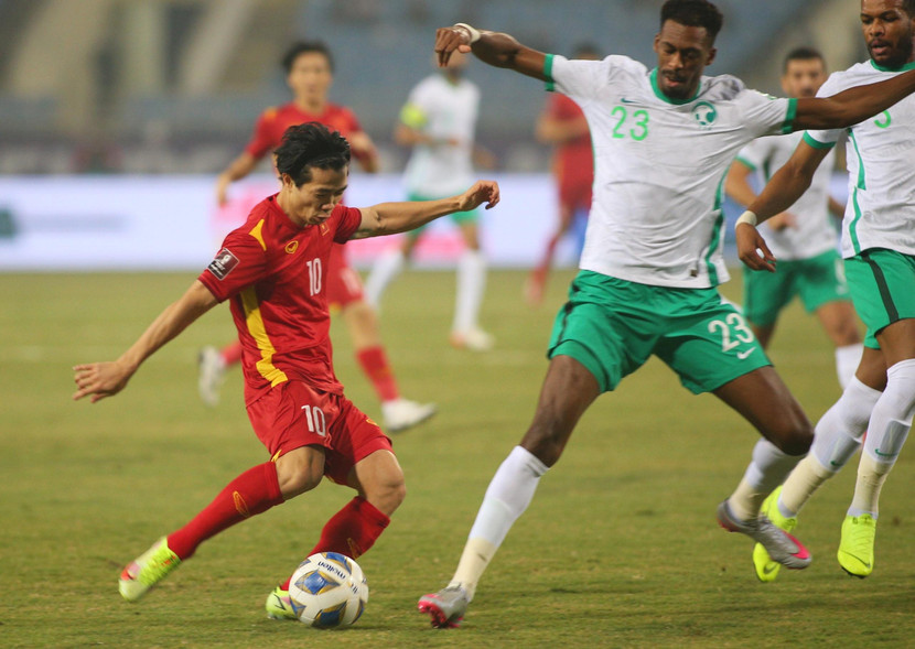 Công Phượng trong trận gặp Ả Rập Xê Út Công Phượng trong trận gặp Ả Rập Xê Út