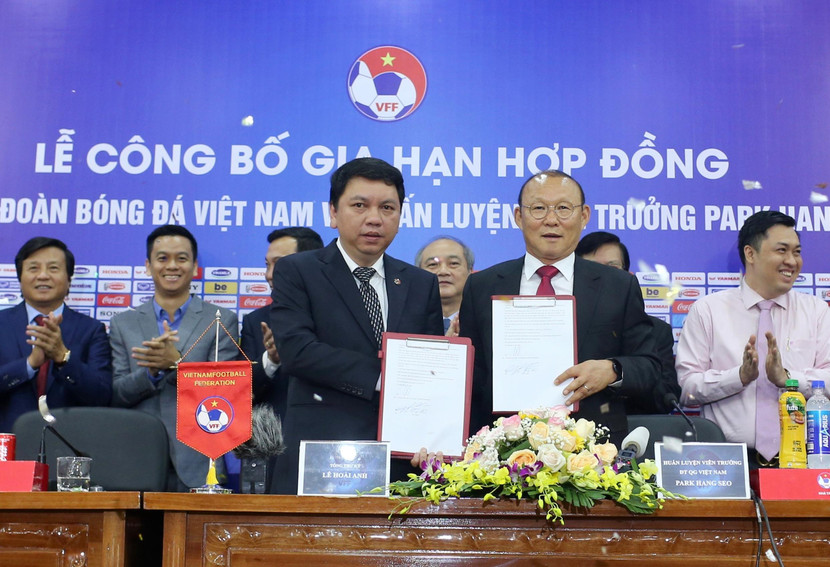 HLV Park Hang-seo tiếp tục gắn bó với bóng đá Việt Nam thêm ít nhất 1 năm HLV Park Hang-seo tiếp tục gắn bó với bóng đá Việt Nam thêm ít nhất 1 năm
