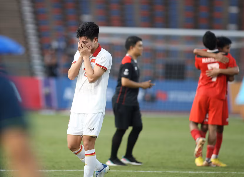 Tuấn Tài bật khóc sau khi phải dừng bước cùng U22 Việt Nam