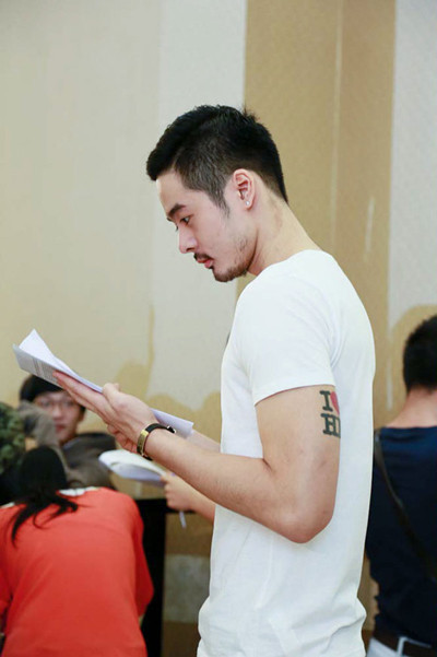 Thí sinh Top model 2013 gây ấn tượng bằng đủ "chiêu" ảnh 11