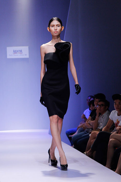 Mỹ Tâm tự tin "lấn sân" sàn catwalk ảnh 8