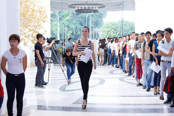 Thí sinh Top model 2013 gây ấn tượng bằng đủ "chiêu" ảnh 5