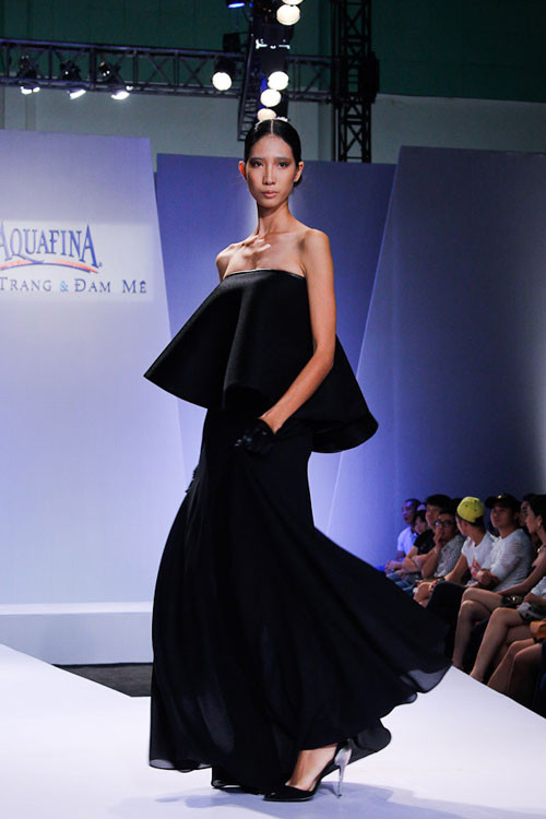 Mỹ Tâm tự tin "lấn sân" sàn catwalk ảnh 9