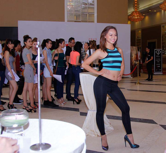 Thí sinh Top model 2013 gây ấn tượng bằng đủ "chiêu" ảnh 24