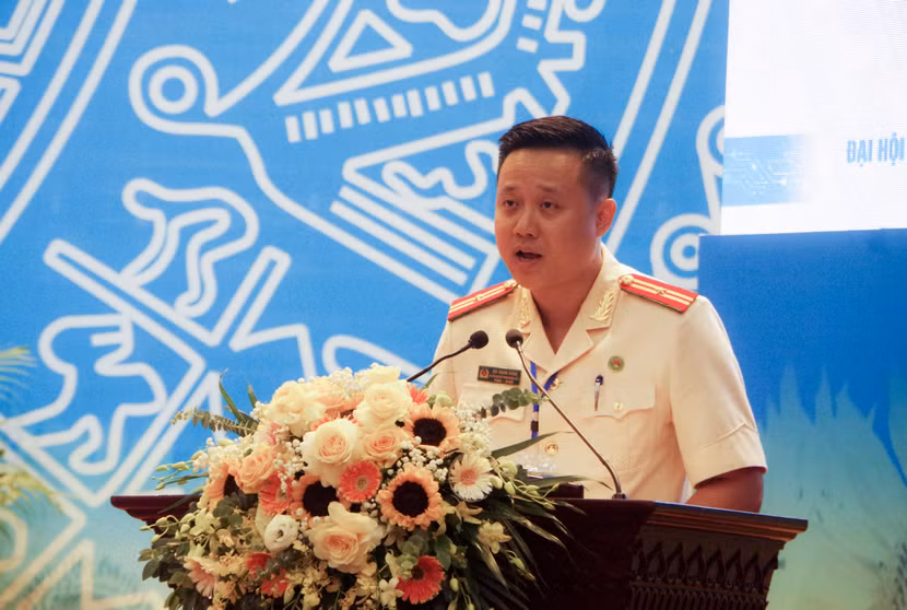 Thiếu tá Bùi Mạnh Hùng, Bí thư Đoàn CATP phát động học tập gương chiến đấu dũng cảm của 3 liệt sỹ Cảnh sát PCCC và CNCH Công an Hà Nội hi sinh trong lúc chữa cháy, cứu người...