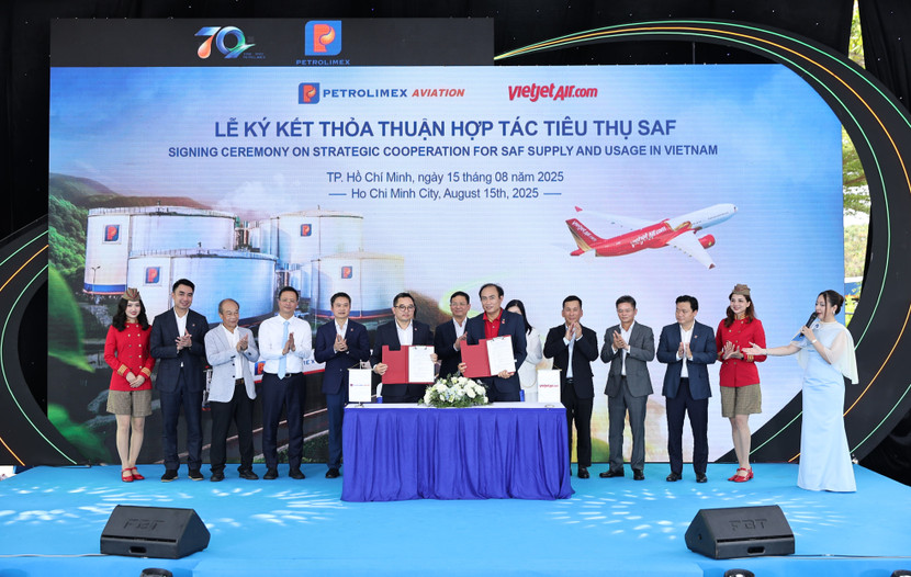Ký kết thỏa thuận hợp tác tiêu thụ SAF giữa Petrolimex Aviation và Vietjet Ký kết thỏa thuận hợp tác tiêu thụ SAF giữa Petrolimex Aviation và Vietjet