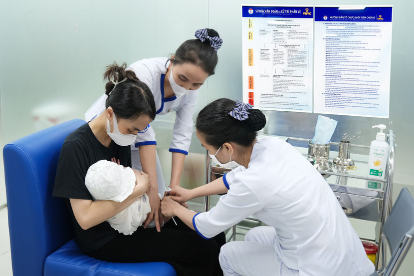 Từ ngày 15/8, Hệ thống Tiêm chủng VNVC triển khai tiêm vắc-xin não mô cầu mới MenACWY-TT cho trẻ từ 6 tuần tuổi đến người lớn tại gần 240 trung tâm tiêm chủng trên cả nước